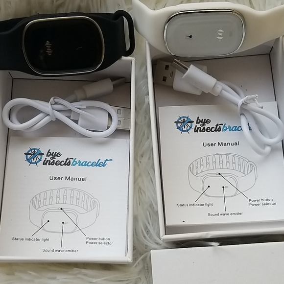 White Bye Insects Bracelet - Picture 2 of 5